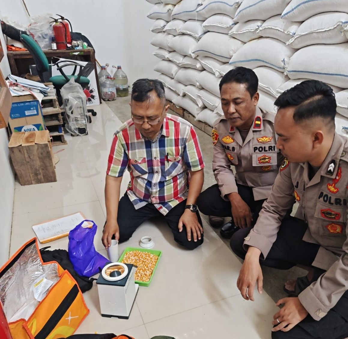 Polri dan Petani Bersinergi, 2 Ton Jagung Banjarwangi Perkuat Cadangan Pangan Nasional Polri dan Petani Bersinergi, 2 Ton Jagung Banjarwangi Perkuat Cadangan Pangan Nasional