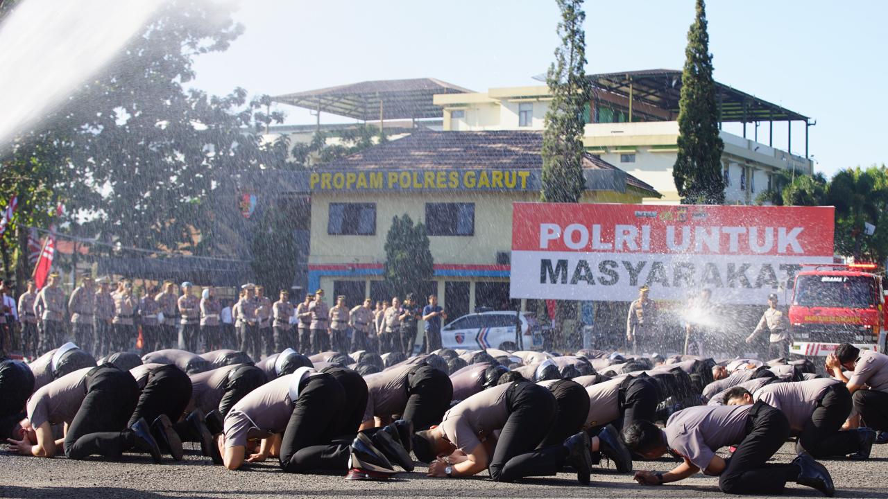 Kapolres Garut Pimpin Upacara Kenaikan Pangkat 107 Personel Polri TMT 1 Juli 2026