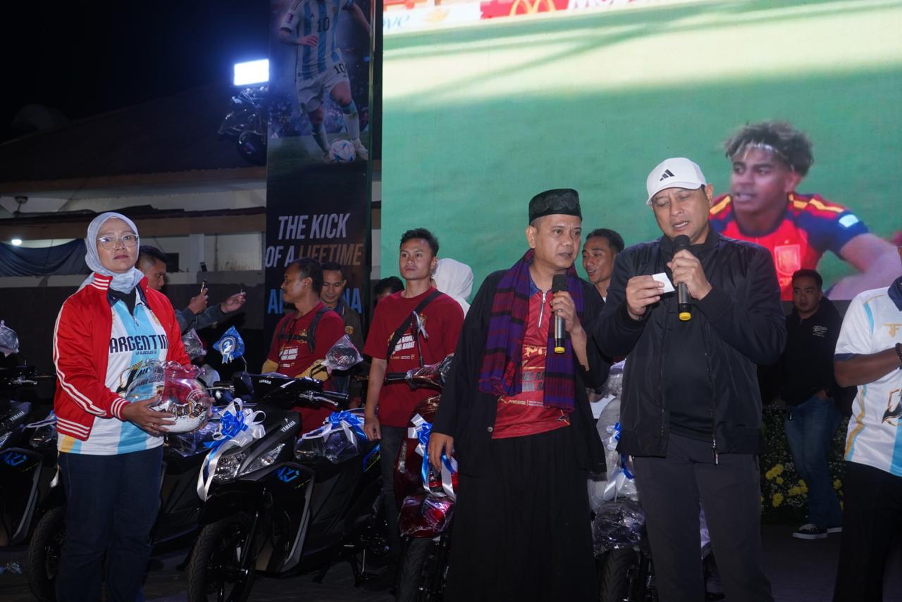 Kapolda Jabar Hadiri Nonton Bareng Final Piala Dunia FIFA 2026, Pererat Kebersamaan di Hari Bhayangkara ke-80 Kapolda Jabar Hadiri Nonton Bareng Final Piala Dunia FIFA 2026, Pererat Kebersamaan di Hari Bhayangkara ke-80
