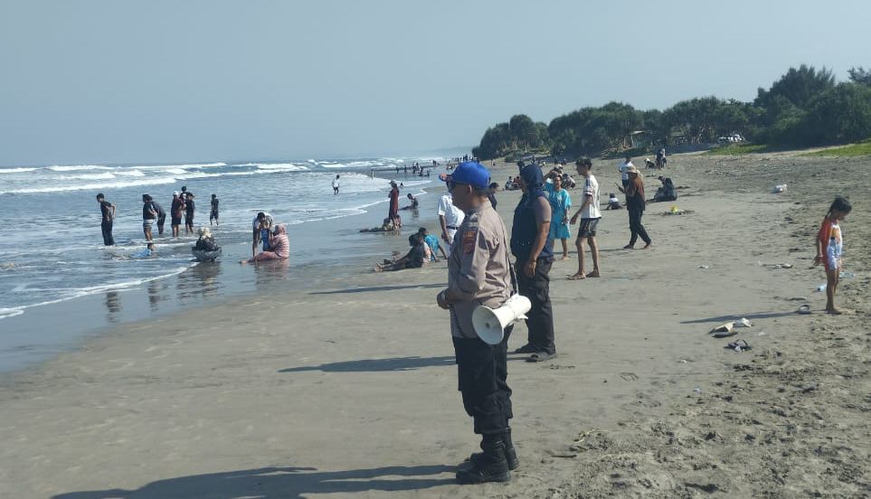 Pengunjung Meningkat, Satpolairud Polres Garut Perketat Patroli dan Pengamanan Pantai Selatan Garut