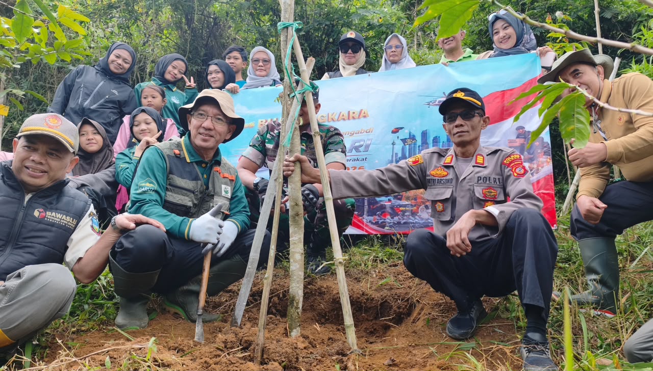Tanam Harapan untuk Generasi Mendatang, Polri Gelar Aksi Penghijauan Di Cikajang