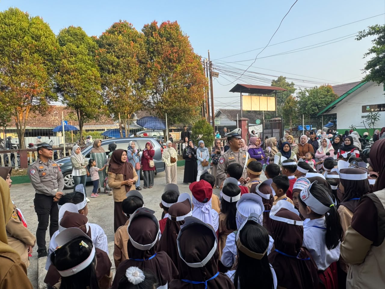 Satlantas Polres Garut Warnai MPLS dengan Edukasi Tertib Berlalu Lintas di SDN 1 Kota Kulon