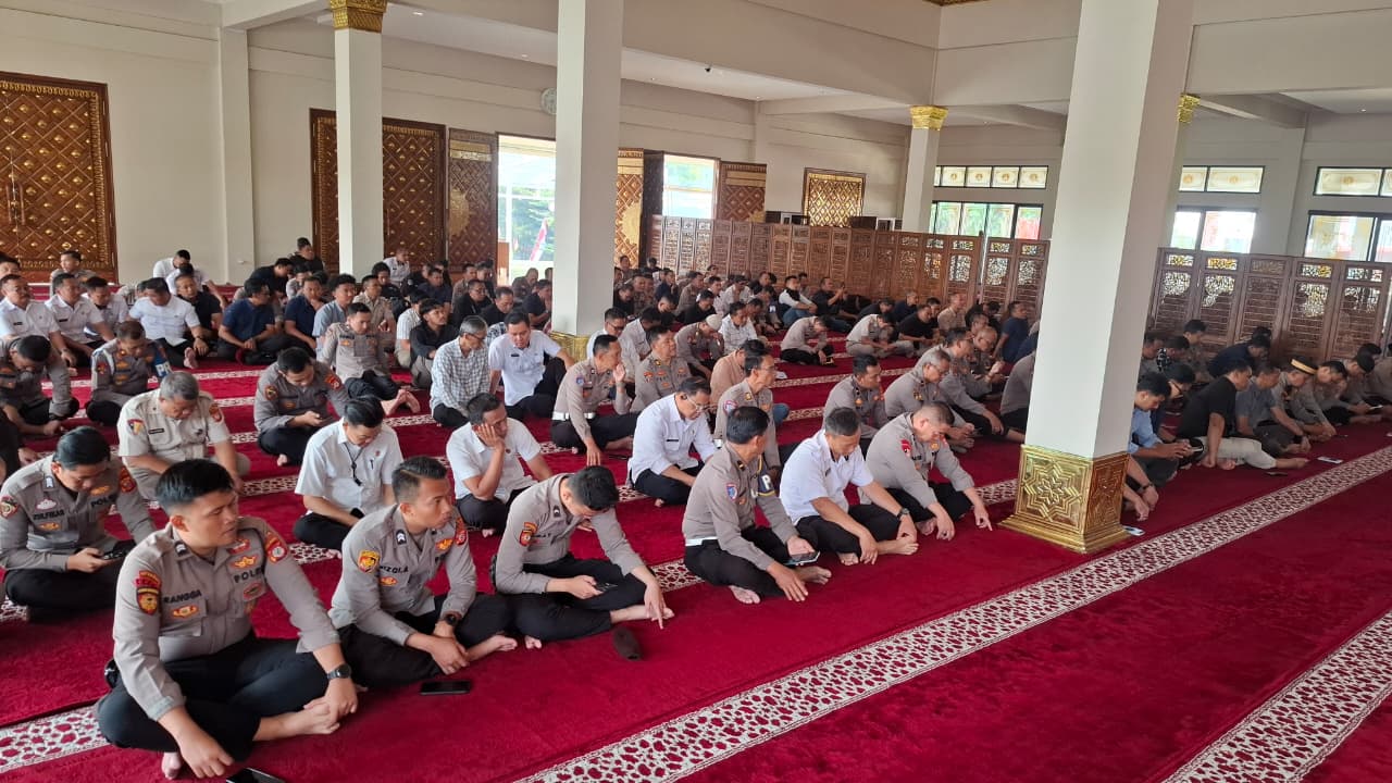 Binrohtal Polda Jabar, Ustadz Evie Effendi Ajak Personel Menjadikan Kesabaran sebagai Kekuatan Pengabdian