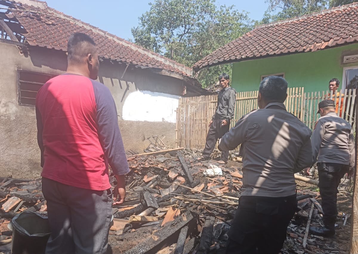 Tiga Rumah dan Satu Kandang Domba Terbakar di Banyuresmi, Polisi Lakukan Olah TKP dan Pendataan Korban