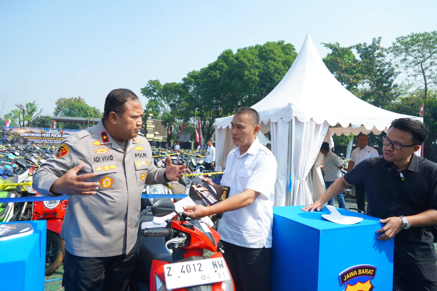Sisi Humanis Razia Knalpot Brong Polda Jabar: Edukasi Pengendara Hingga Ganti Knalpot Sukarela Sisi Humanis Razia Knalpot Brong Polda Jabar: Edukasi Pengendara Hingga Ganti Knalpot Sukarela