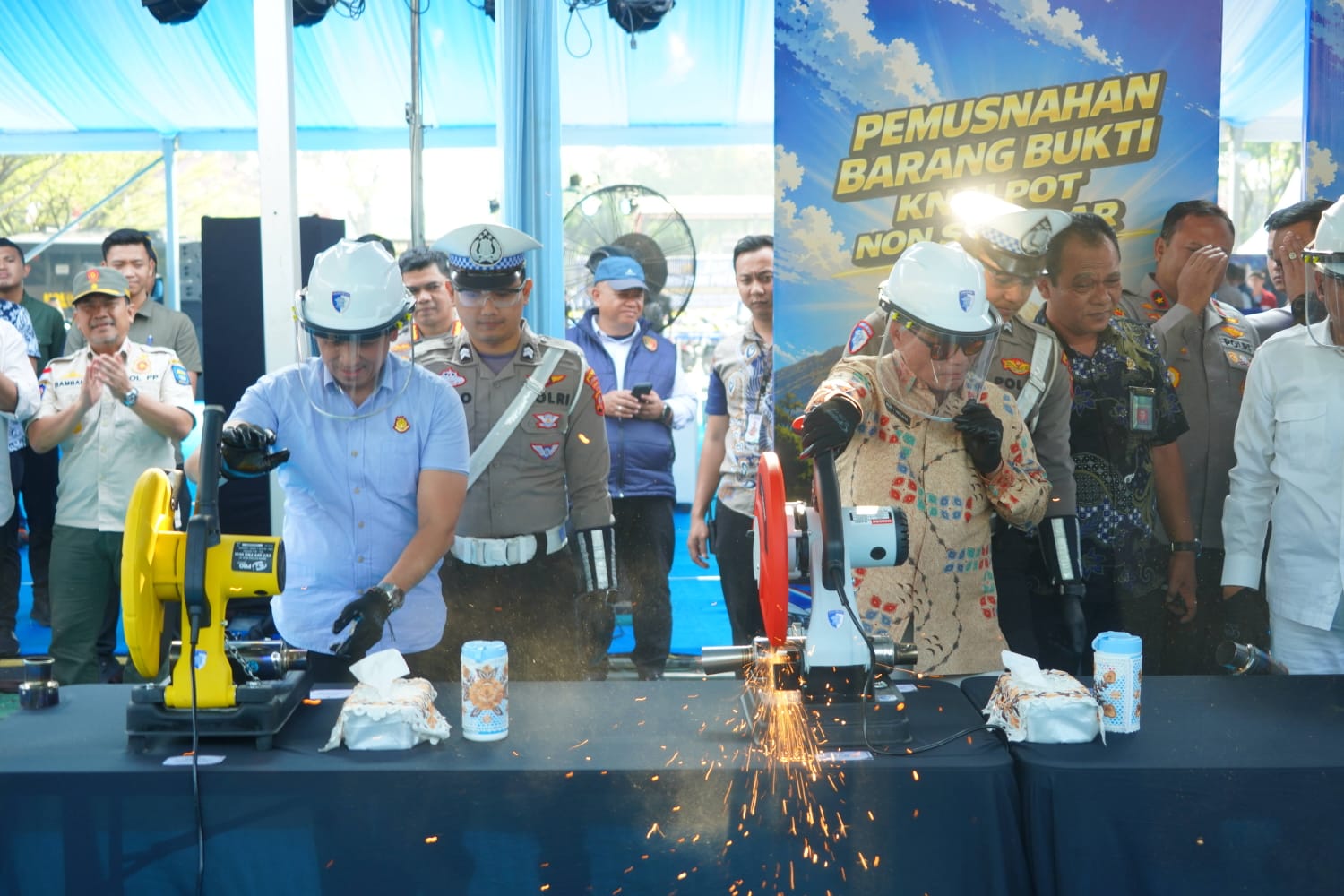 Sikat Kejahatan Jalanan di Jabar, 413 Pelaku Diciduk dan 1.016 Motor Disita Sikat Kejahatan Jalanan di Jabar, 413 Pelaku Diciduk dan 1.016 Motor Disita