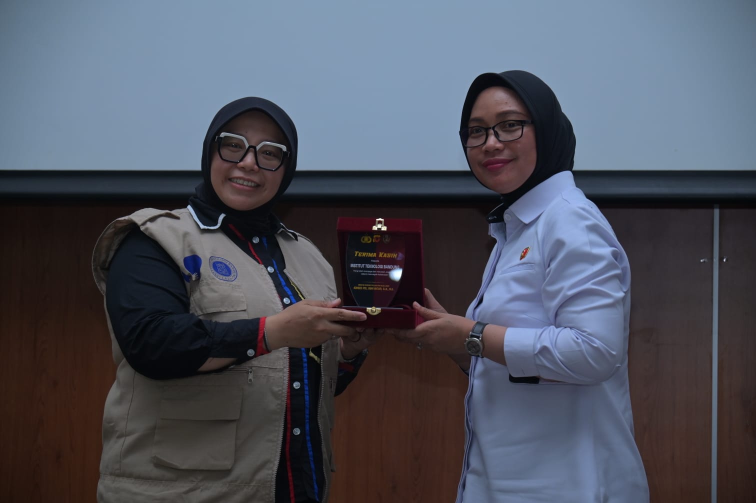 Polda Jabar Gandeng ITB Edukasi Mahasiswa Baru Mencegah Kekerasan di Kampus Polda Jabar Gandeng ITB Edukasi Mahasiswa Baru Mencegah Kekerasan di Kampus
