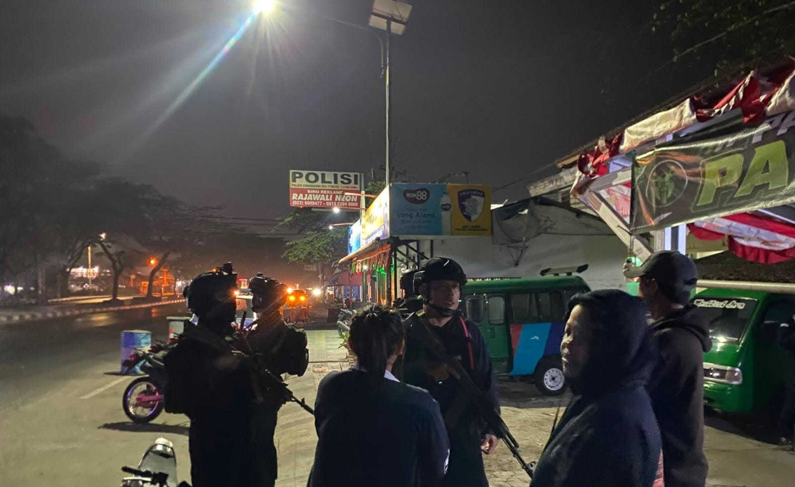 Patroli Harkamtibmas Brimob Jabar, Jaga Kamtibmas hingga Dini Hari Patroli Harkamtibmas Brimob Jabar, Jaga Kamtibmas hingga Dini Hari