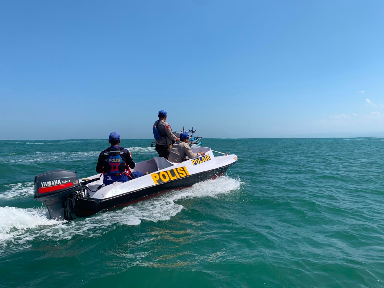 Polisi Laksanakan SAR Wisatawan Tenggelam di Pantai Karangpapak Polisi Laksanakan SAR Wisatawan Tenggelam di Pantai Karangpapak