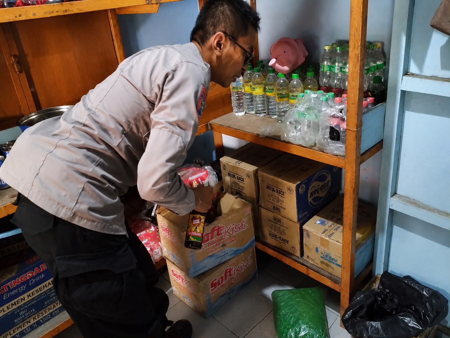 Polisi Berhasil Amankan Belasan Botol Miras Di Wanaraja