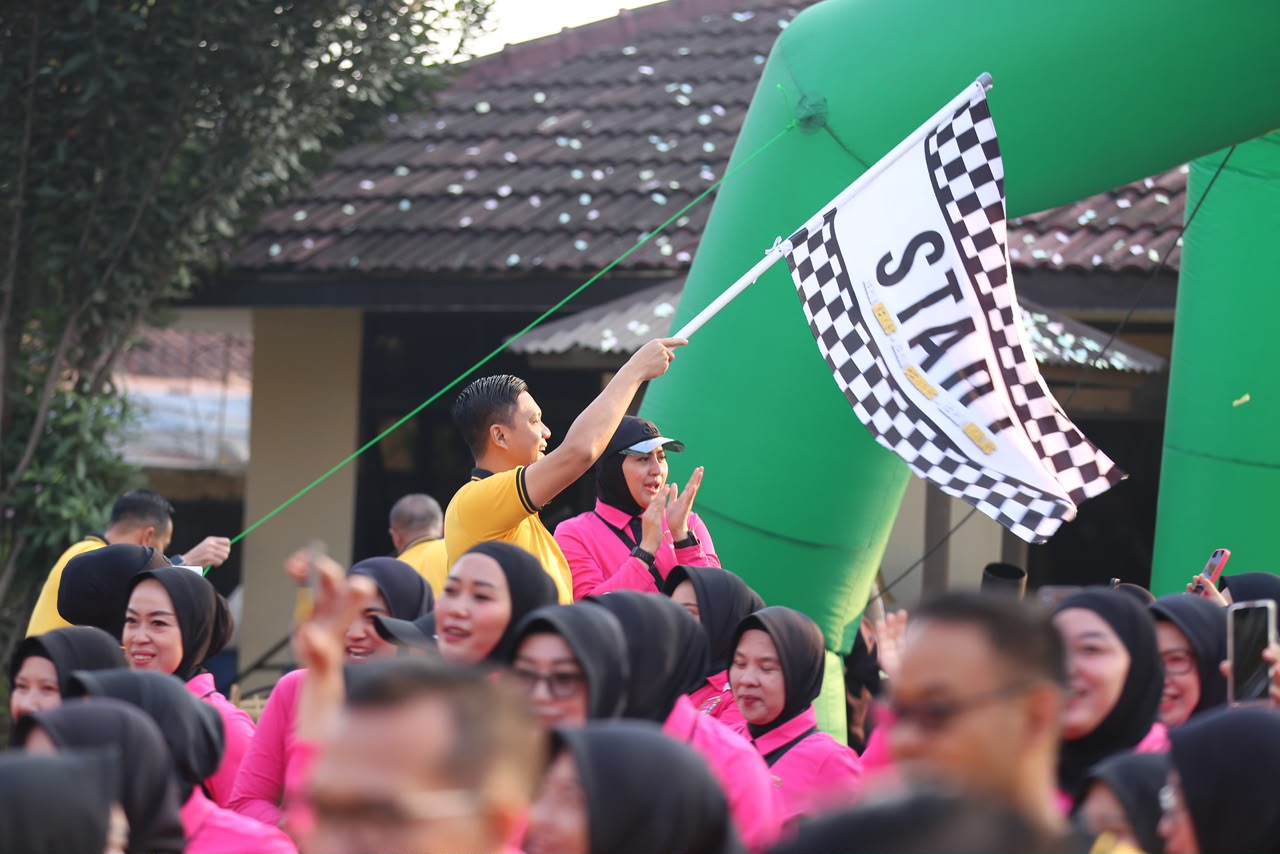 Semarak HUT ke-81 Kemerdekaan RI, Polres Garut Gelar Fun Walk dan Dorong UMKM Lokal