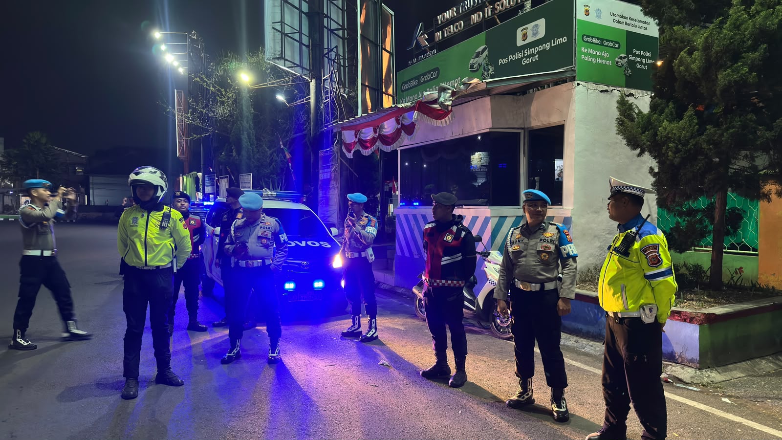 Patroli Malam Sat Samapta Polres Garut, Antisipasi C3 di Tengah Kota Patroli Malam Sat Samapta Polres Garut, Antisipasi C3 di Tengah Kota