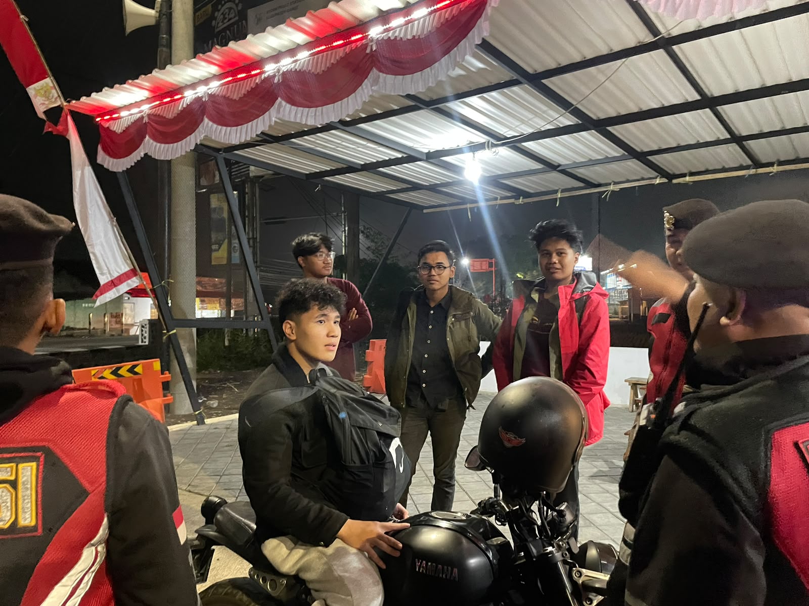 Patroli Malam Sat Samapta Polres Garut, Sasar Pusat Keramaian dan Perumahan Antisipasi C3 Patroli Malam Sat Samapta Polres Garut, Sasar Pusat Keramaian dan Perumahan Antisipasi C3