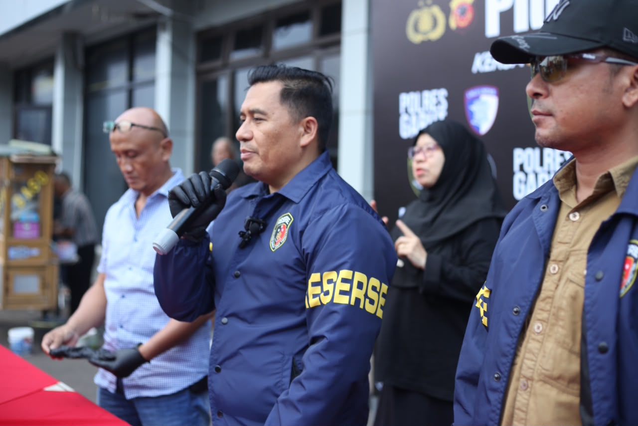 Bermodal 6 Barcode dan Mobil Blind Van, Seorang Pria Tiga Tahun ‘Kuras’ Pertalite untuk Dijual ke Garut Berhasil Ditangkap