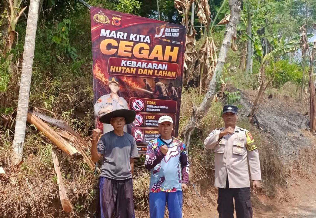 Cegah Karhutla, Polres Garut Pasang Spanduk Imbauan di Wilayah Rawan Kebakaran Hutan Dan Lahan Cegah Karhutla, Polres Garut Pasang Spanduk Imbauan di Wilayah Rawan Kebakaran Hutan Dan Lahan