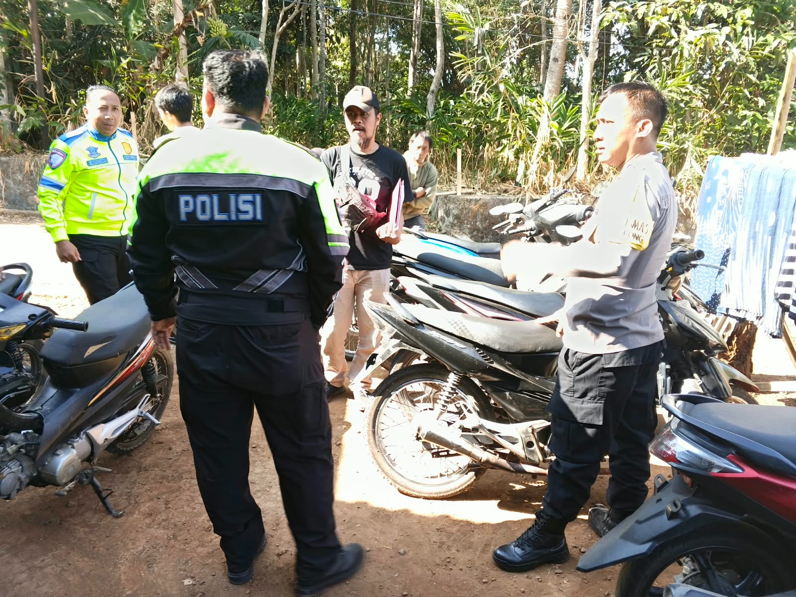 Polsek Malangbong Tertibkan Knalpot Brong di Sekolah, 20 Knalpot Tidak Sesuai Standar Diamankan