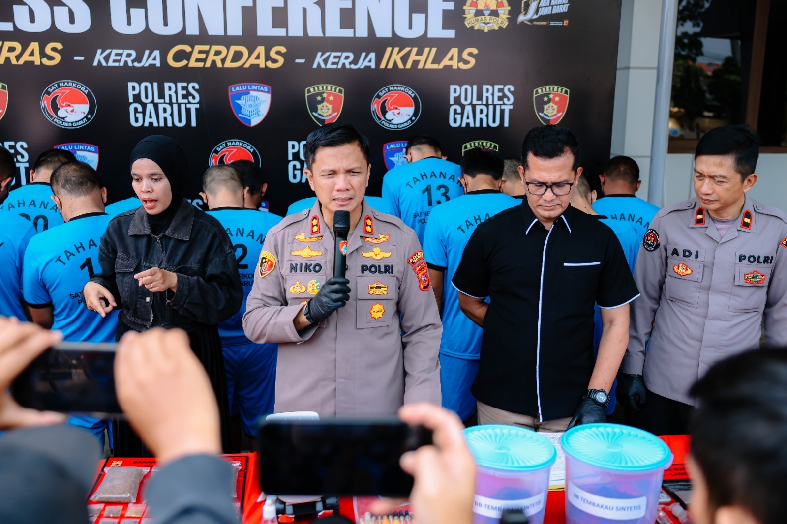 Dalam Satu Bulan Polres Garut Ungkap 12 Kasus Narkotika Dan 16 Tersangka Diamankan