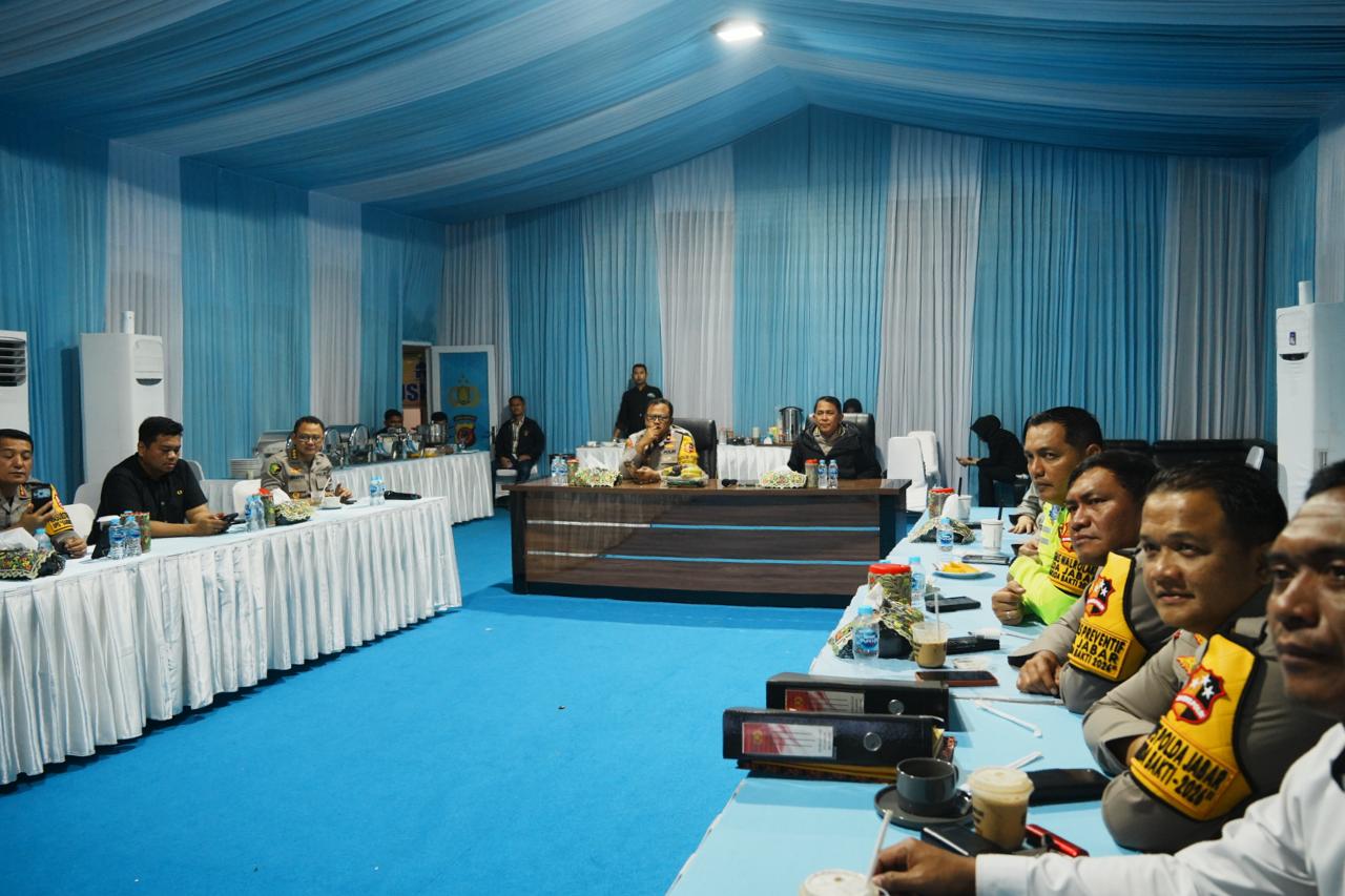 Pastikan Laga FIFA ASEAN Cup 2026 Aman, Wakapolda Jabar Turun Langsung Pantau Pengamanan di Jalak Harupat Pastikan Laga FIFA ASEAN Cup 2026 Aman, Wakapolda Jabar Turun Langsung Pantau Pengamanan di Jalak Harupat