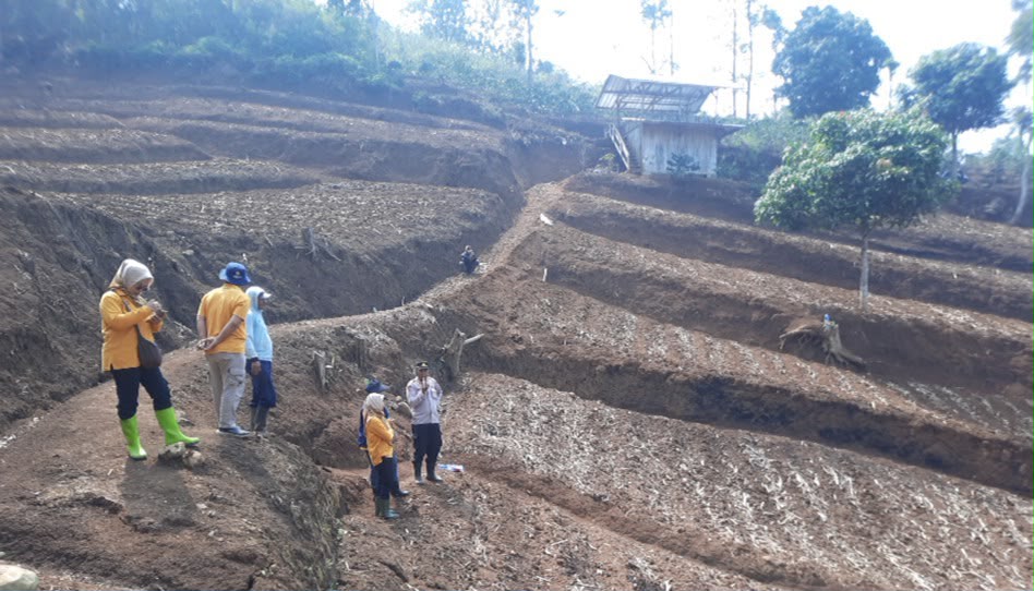 Dari Lahan 2 Hektare, Polsek Sukawening Dorong Produktivitas Jagung dan Ketahanan Pangan