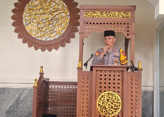 Dari Masjid ke Masyarakat, Polsek Kadungora Sampaikan Pesan Kamtibmas Lewat Jumat Keliling Dari Masjid ke Masyarakat, Polsek Kadungora Sampaikan Pesan Kamtibmas Lewat Jumat Keliling