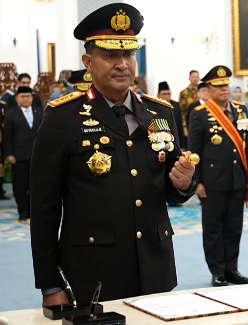 Presiden Prabowo Subianto Resmi Melantik Jenderal Polisi Suyudi Ario Seto sebagai Kapolri Baru di Istana Negara Presiden Prabowo Subianto Resmi Melantik Jenderal Polisi Suyudi Ario Seto sebagai Kapolri Baru di Istana Negara