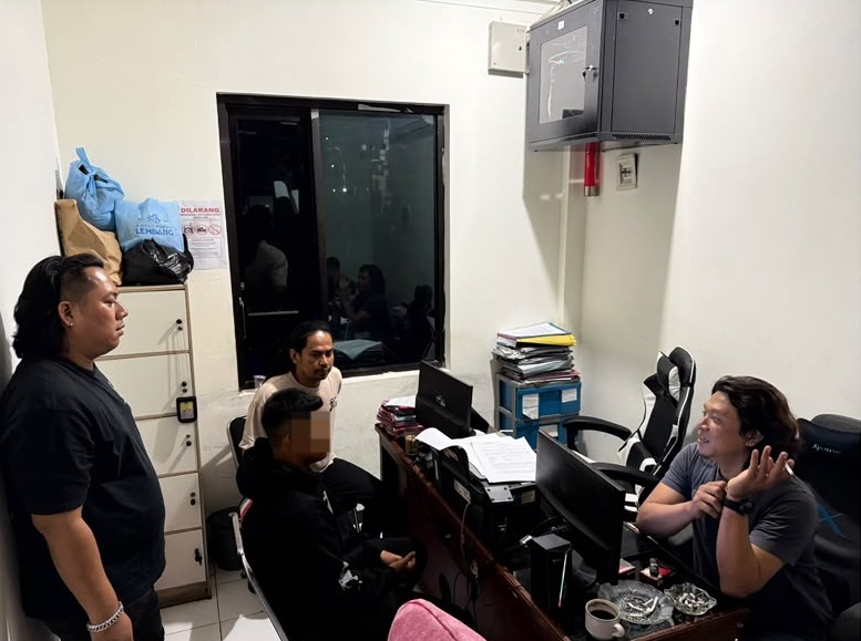 Tim Resmob Polda Jabar dan Satreskrim Polres Garut Amankan Pelaku Penembakan Anak di Bawah Umur Tim Resmob Polda Jabar dan Satreskrim Polres Garut Amankan Pelaku Penembakan Anak di Bawah Umur