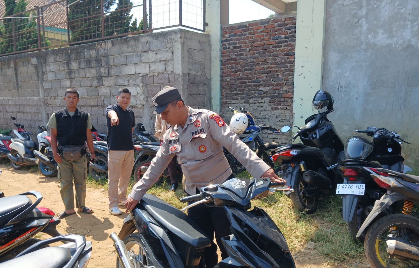 Polsek Cisurupan Tertibkan Knalpot Brong di Lingkungan Pelajar, 15 Knalpot Bising Diamankan