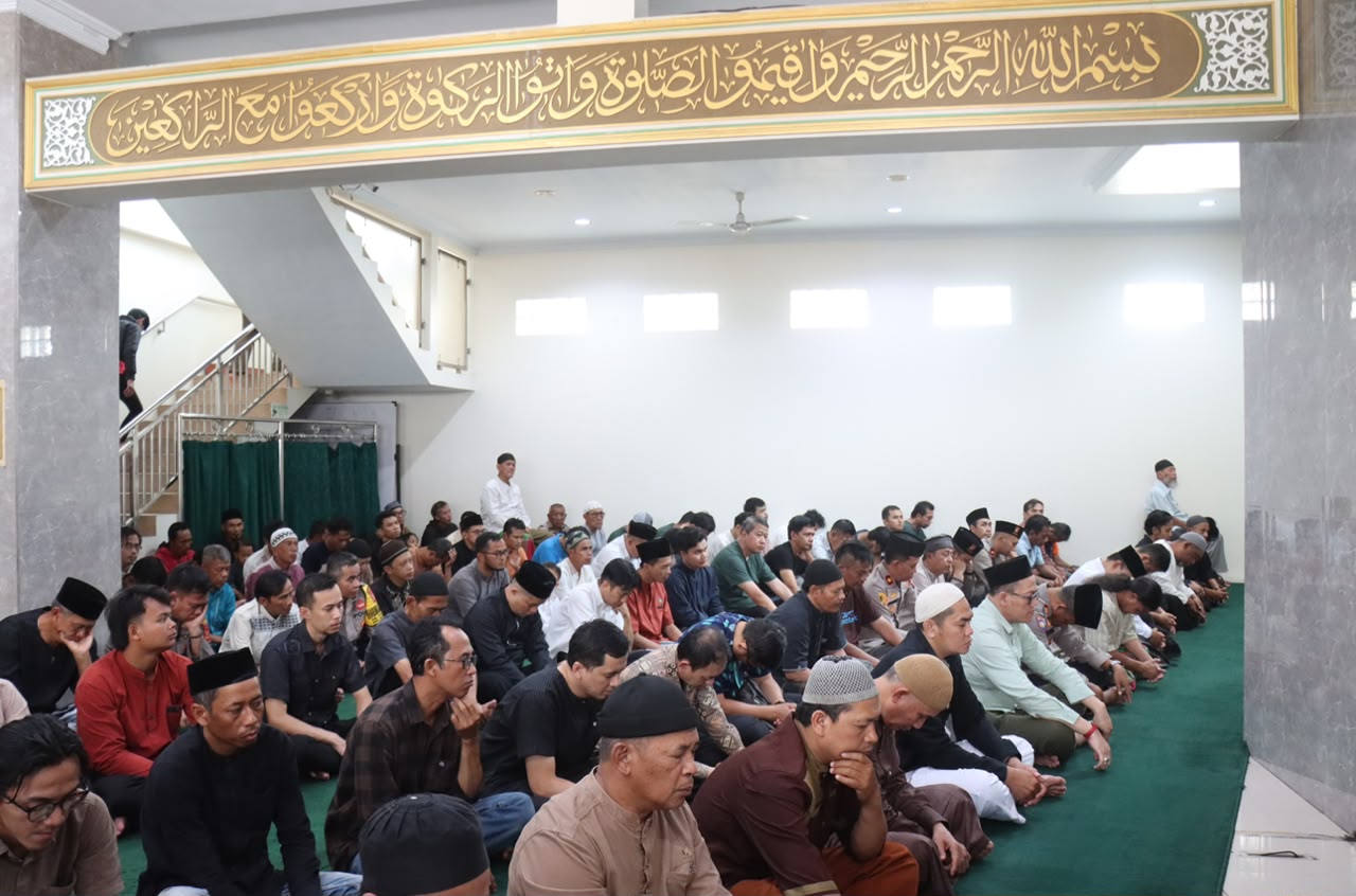 Jumat Keliling Polres Garut Ajak Masyarakat Bersama Jaga Kamtibmas Jumat Keliling Polres Garut Ajak Masyarakat Bersama Jaga Kamtibmas